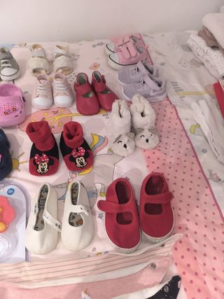 Ropa y zapatos recién nacido