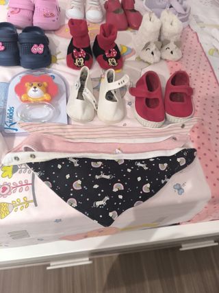Ropa y zapatos recién nacido