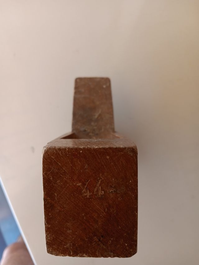 Garlopa antigua de madera