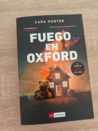 Fuego en Oxford (A DI Adam Fawley Thriller, 3)