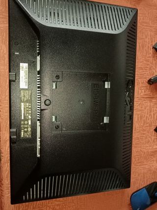 Monitor Dell 17" + Teclado HP
