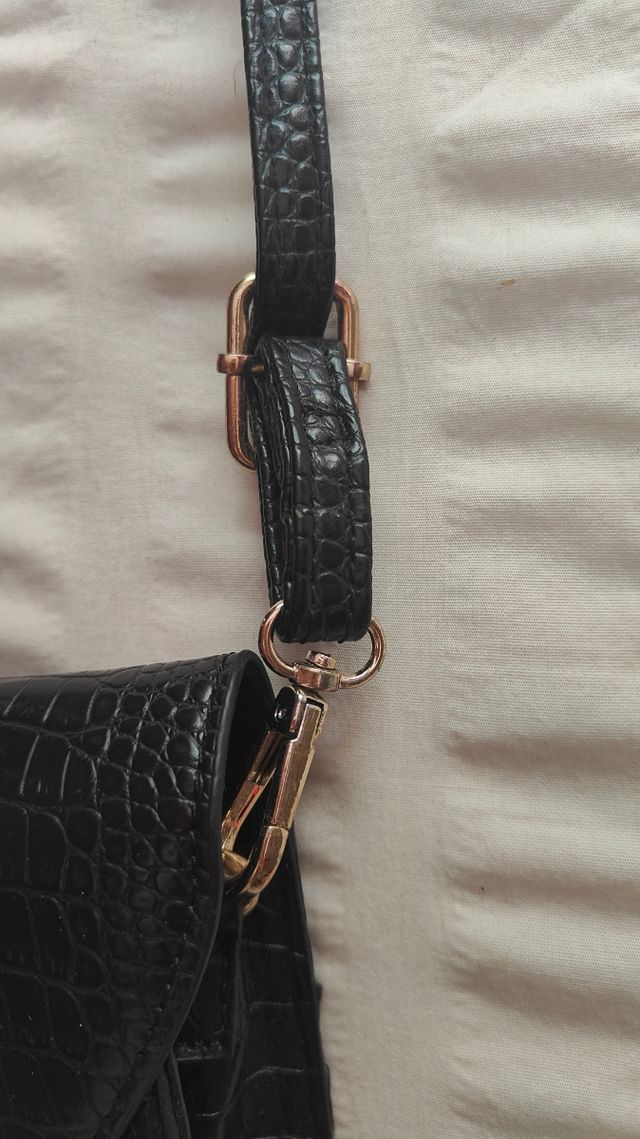 Bolso con estampado serpiente