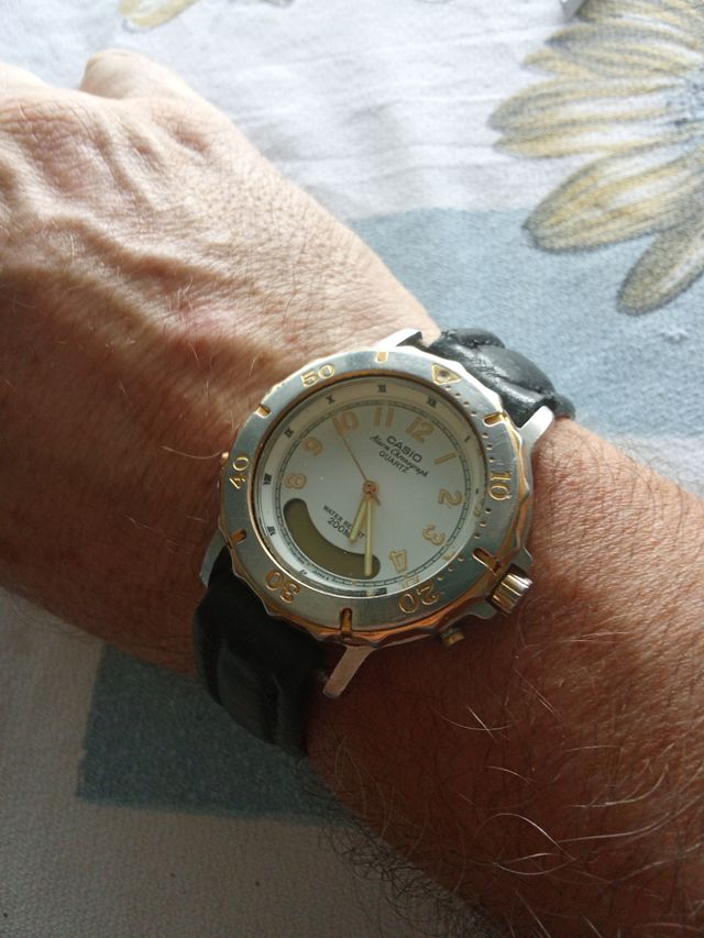 CASIO AD-711 ANA-DIGI. CAJA 200M. VINTAGE.