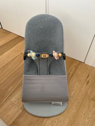 Hamaca Babybjörn + juguete