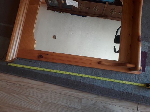 Espejo con Marco de madera. 