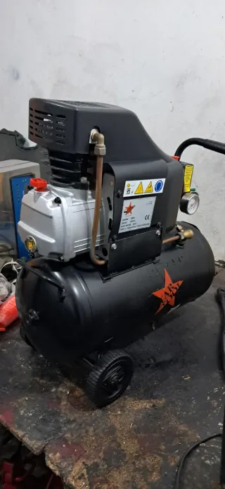 Compresor STAR TOOLS - 24L