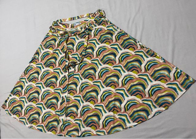 Falda midi estampada multicolor - M