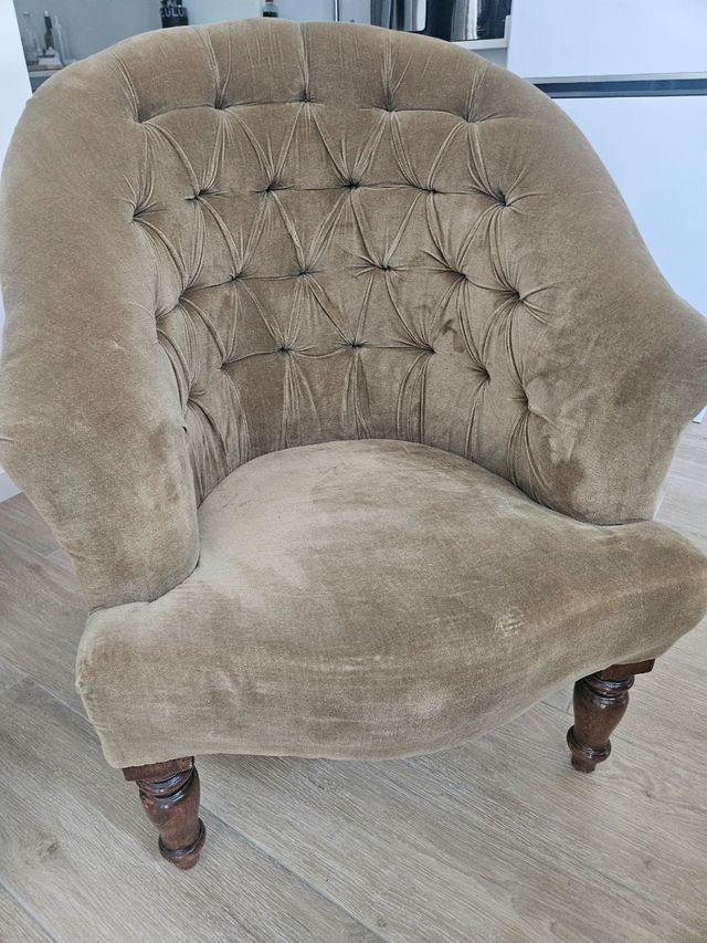 Dos butacas capitoné terciopelo verde oliva