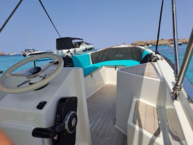 Alquiler barco sin licencia Málaga capital