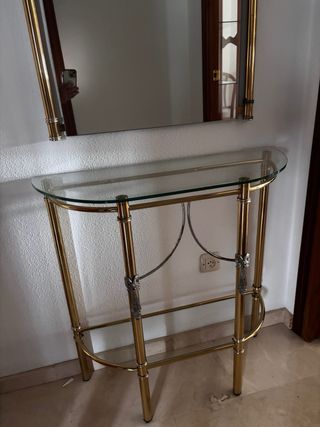 Conjunto espejo y mesa dorados