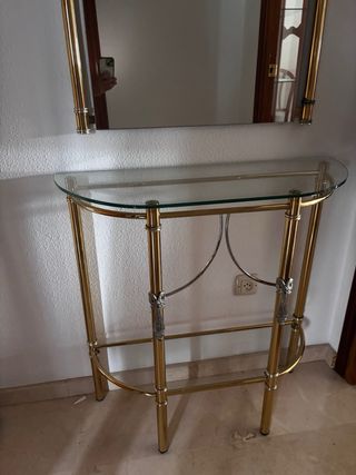 Conjunto espejo y mesa dorados