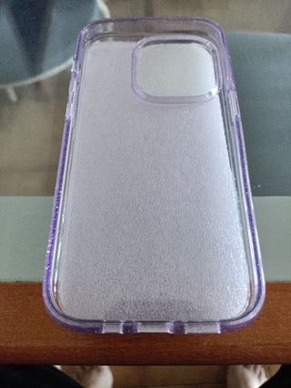 Funda iPhone 14 Pro Max purpurina