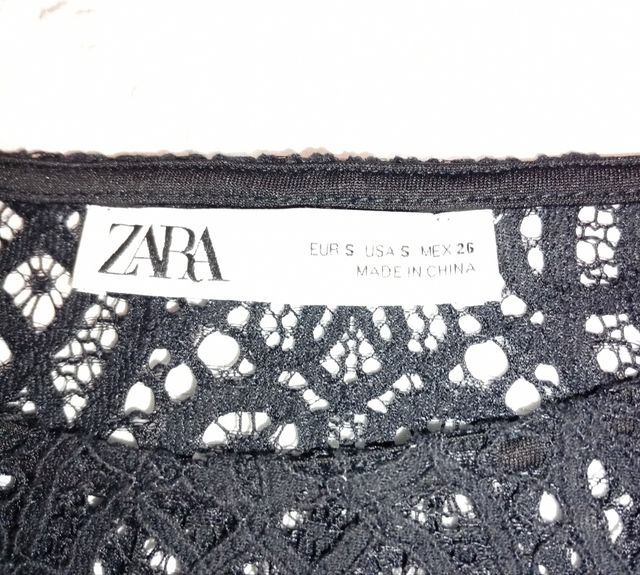 Blusa de Zara encaje negro