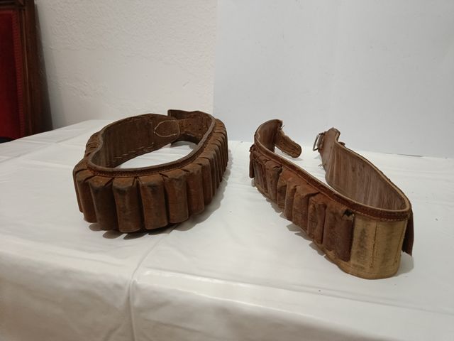 Cinturones portacartuchos de cuero vintage