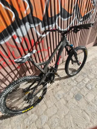 Bicicleta Evil Undead carbono talla L