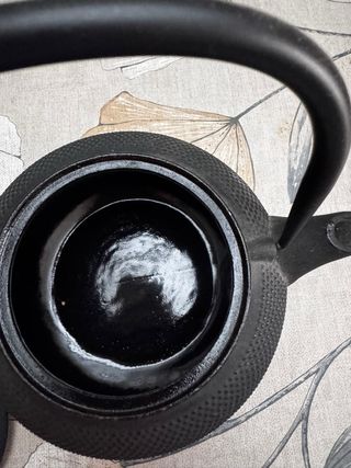 Tetera hierro fundido negra nueva sin usar