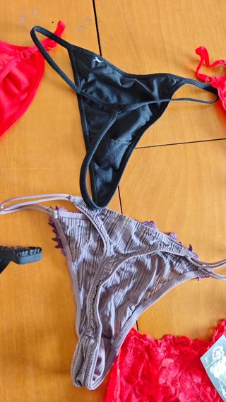 Conjuntos de ropa interior y tangas.