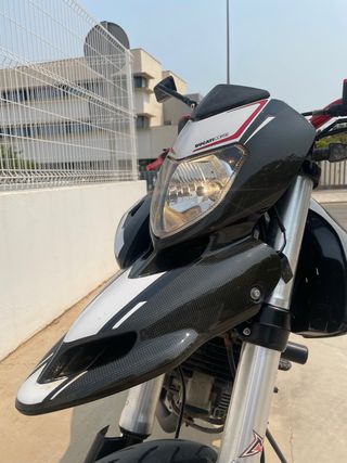 Ducati Hypermotard 796 2011
