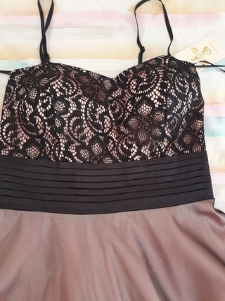 Vestido de fiesta juvenil negro y rosa pálido