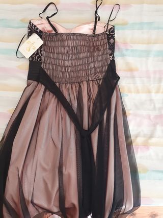 Vestido de fiesta juvenil negro y rosa pálido