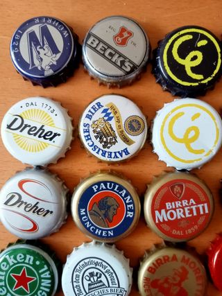 33 tappi a corona di birra diverse nazioni