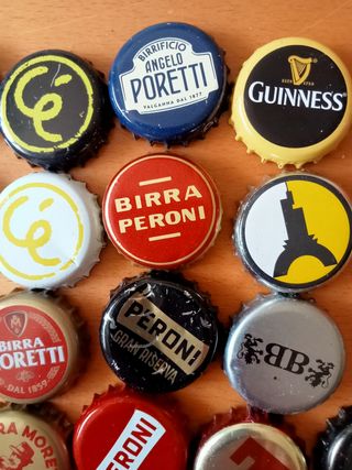 33 tappi a corona di birra diverse nazioni