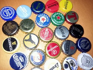 33 tappi a corona di birra diverse nazioni