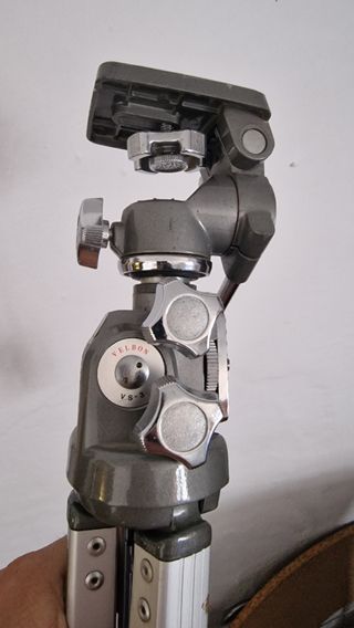 Velbon VS-3: Trípode antiguo