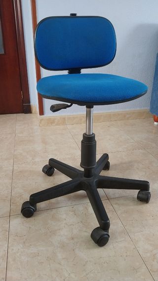 Silla giratoria oficina azul
