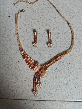 Elegante juego de joyas multicolor