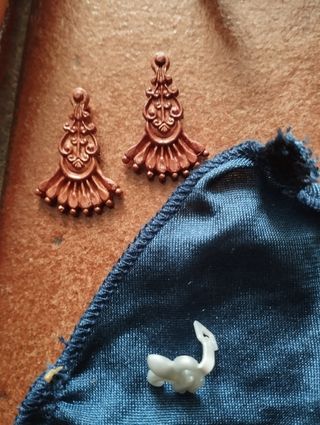 Muñeca Bratzillaz y accesorios.