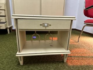 Dormitorio completo antiguo beige