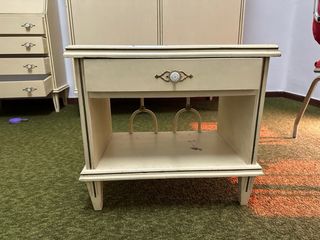 Dormitorio completo antiguo beige