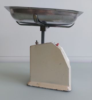 BALANZA ANTIGUA MARCA BERNAR