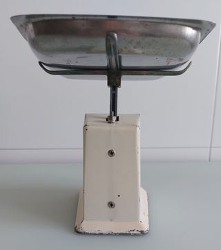 BALANZA ANTIGUA MARCA BERNAR