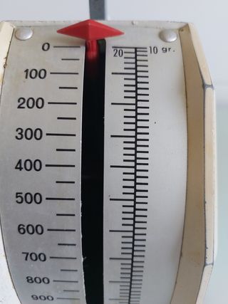 BALANZA ANTIGUA MARCA BERNAR