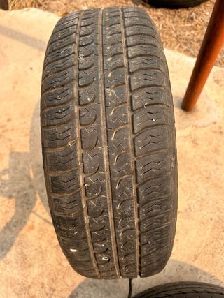 Neumático  y llantas 175/65 R13.