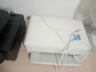 Impresora HP blanca multifunción