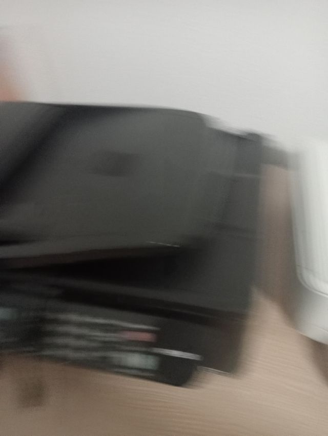 Impresora HP blanca multifunción