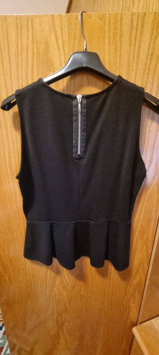 Top nero Kaos - elegante e senza maniche