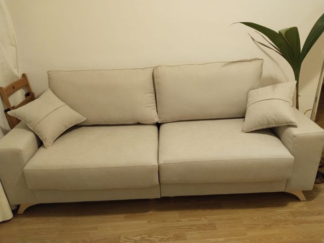 Sofá beige - 2 plazas - como nuevo.