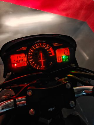 Se vende Suzuki GSR 600 o cambio x scooter 125cc