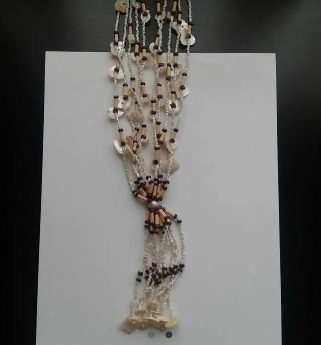 Collar largo nácar blanco y marrón