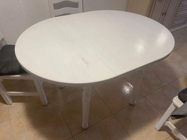 Mesa blanca extensible