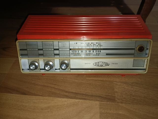Radio d'epoca Crezar TR85