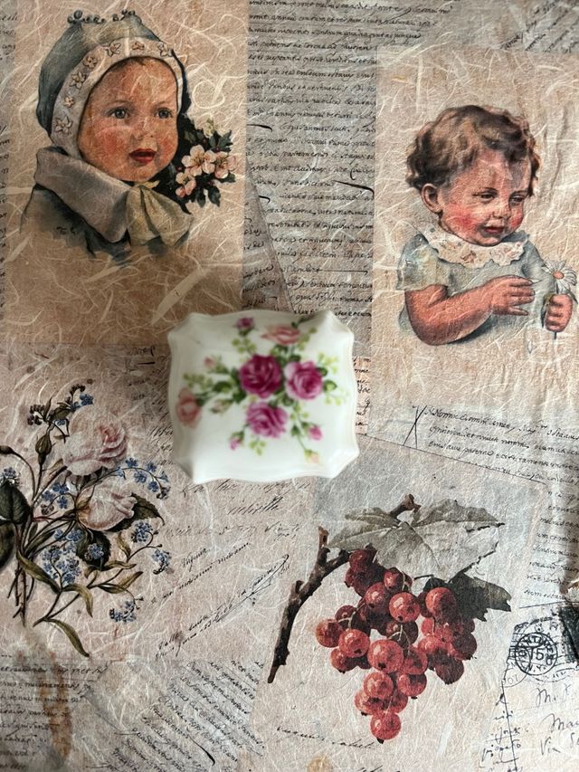 Cajita porcelana pintada a mano