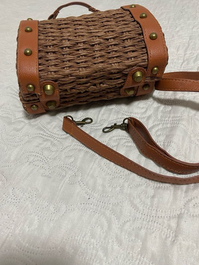 Bolso marrón tejido