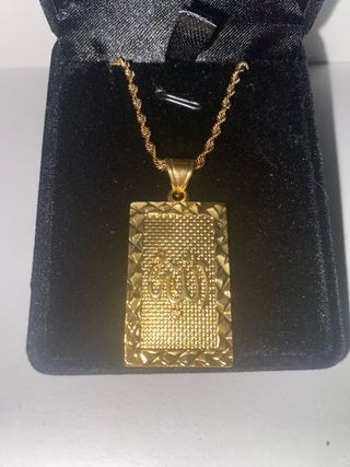 Cadena con colgante chapado en oro