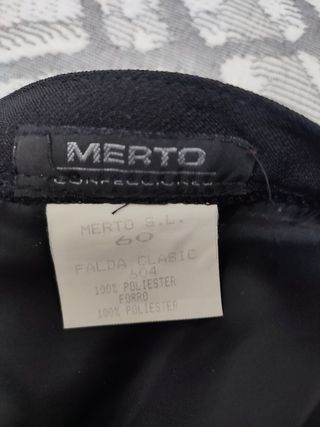 Falda negra talla 60