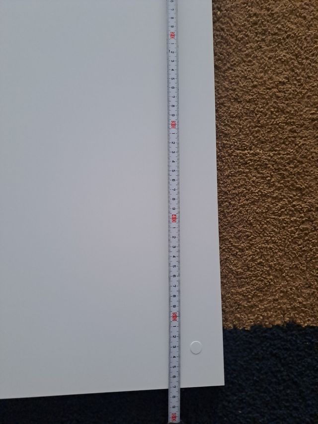 Tabla blanca para cabezero de cama infantil.